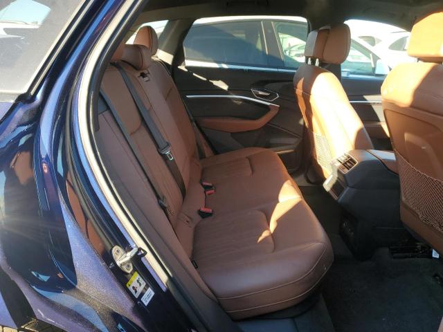 WA1VABGE2NB036942 - 2022 AUDI E-TRON CHRONOS BLUE photo 11