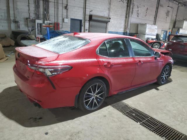 4T1G11AK3RU207775 - 2024 TOYOTA CAMRY SE NIGHT SHADE RED photo 3