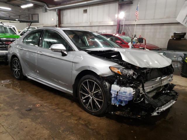 4T1G11BK5RU113122 - 2024 TOYOTA CAMRY SE NIGHT SHADE SILVER photo 4