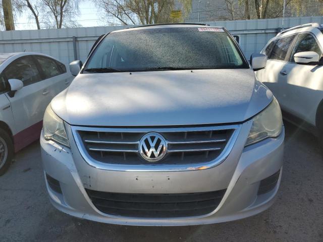 2V8HW34159R543812 - 2009 VOLKSWAGEN ROUTAN SE Gümüş fotoğraf 5