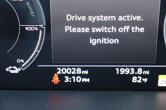 WA1VABGE0NB038110 - 2022 AUDI E-TRON CHRONOS BLUE photo 8