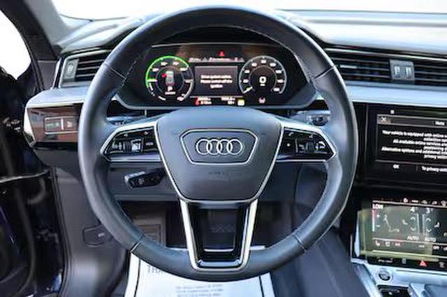 WA1VABGE0NB038110 - 2022 AUDI E-TRON CHRONOS BLUE photo 9