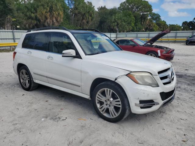 WDCGG5HB1DG030189 - 2013 MERCEDES-BENZ GLK 350 WHITE photo 4