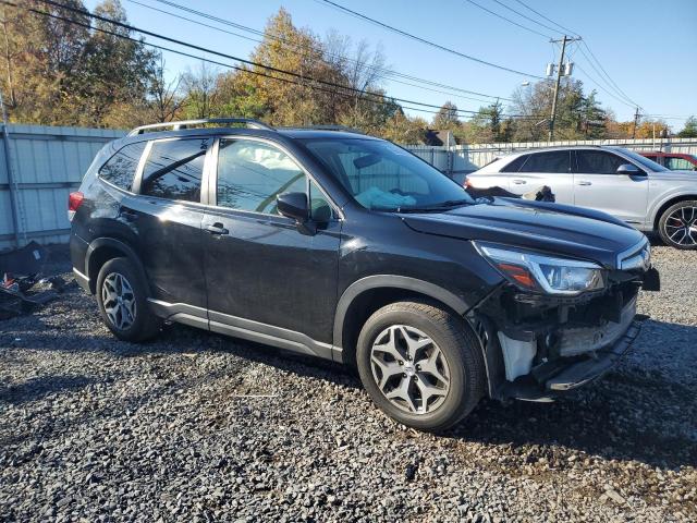 JF2SKAGC6KH425690 - 2019 SUBARU FORESTER PREMIUM შავი ფოტო 4