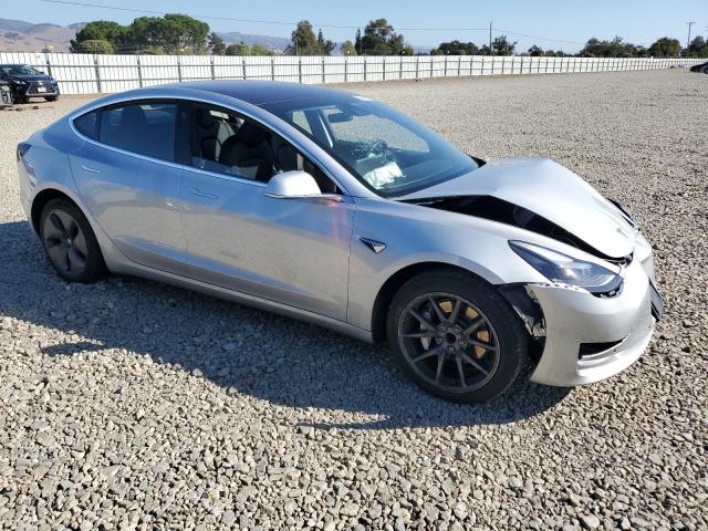 5YJ3E1EA1JF039494 - 2018 TESLA MODEL 3 Gümüş foto 4