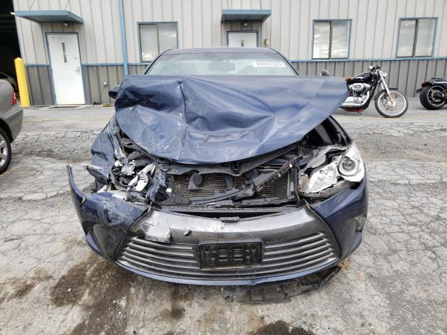 4T1BF1FK4HU803030 - 2017 TOYOTA CAMRY LE BLUE photo 5