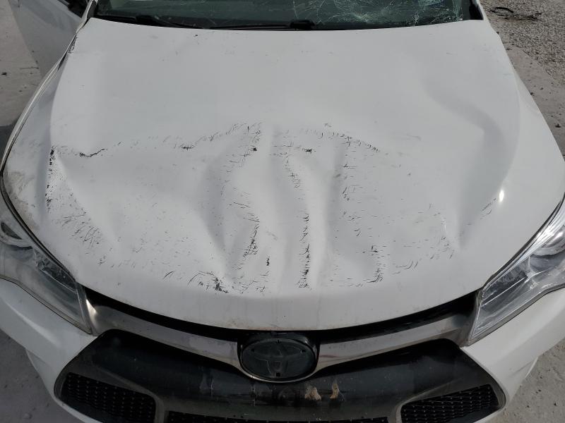 4T1BF1FK2HU735200 - 2017 TOYOTA CAMRY LE WHITE photo 11