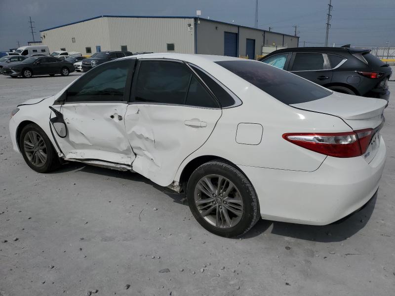 4T1BF1FK2HU735200 - 2017 TOYOTA CAMRY LE WHITE photo 2