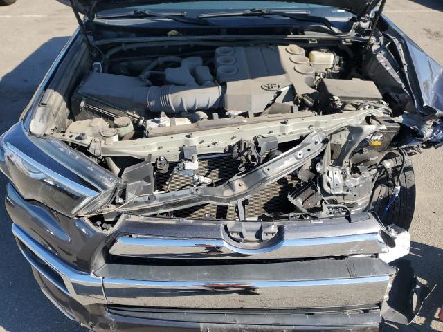 JTEBU5JRXJ5558493 - 2018 TOYOTA 4RUNNER SR5/SR5 PREMIUM Графитовый фото 12