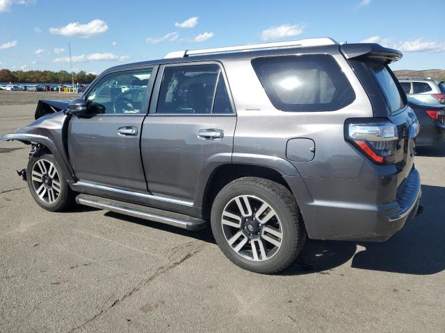 JTEBU5JRXJ5558493 - 2018 TOYOTA 4RUNNER SR5/SR5 PREMIUM Графитовый фото 2