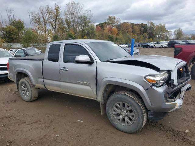 5TFSZ5ANXHX059274 - 2017 TOYOTA TACOMA ACCESS CAB ვერცხლისფერი ფოტო 4