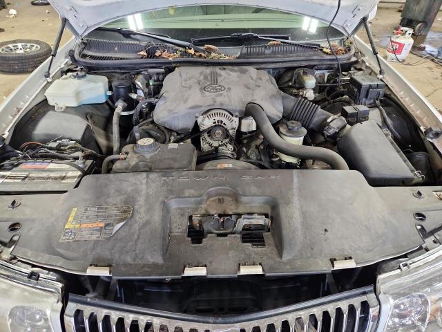 1LNHM82W41Y733237 - 2001 LINCOLN TOWN CAR SIGNATURE თეთრი ფოტო 11