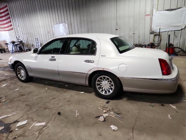 1LNHM82W41Y733237 - 2001 LINCOLN TOWN CAR SIGNATURE თეთრი ფოტო 2