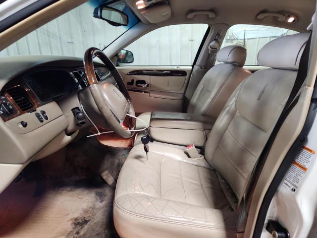 1LNHM82W41Y733237 - 2001 LINCOLN TOWN CAR SIGNATURE თეთრი ფოტო 7
