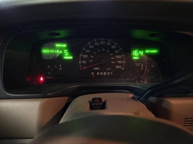 1LNHM82W41Y733237 - 2001 LINCOLN TOWN CAR SIGNATURE თეთრი ფოტო 9