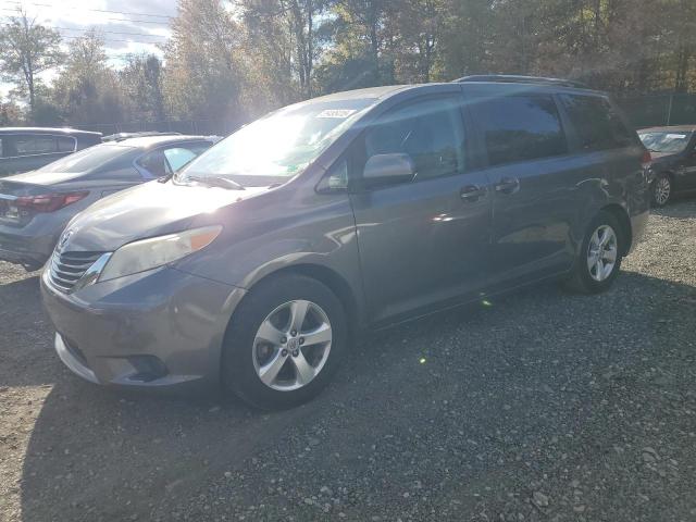 2011 TOYOTA SIENNA LE, 