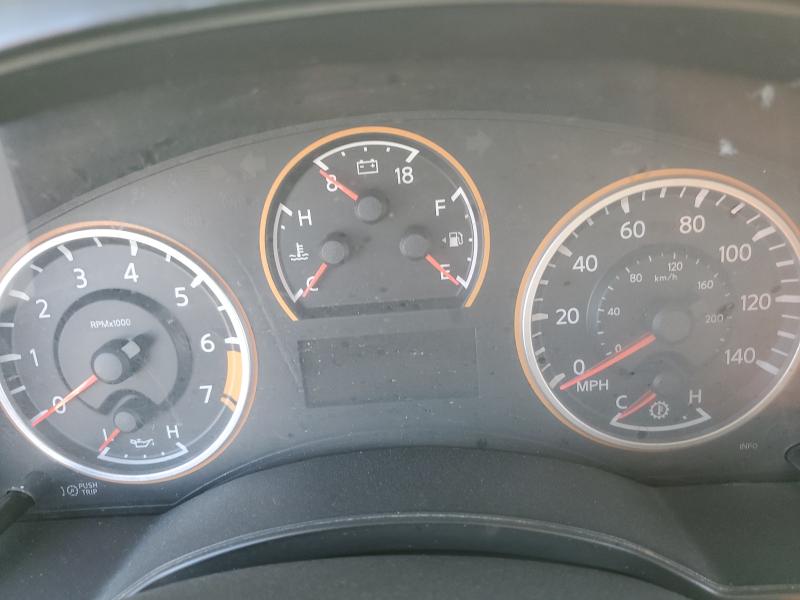 1N6BA0EDXFN501813 - 2015 NISSAN TITAN S 红色 照片 9