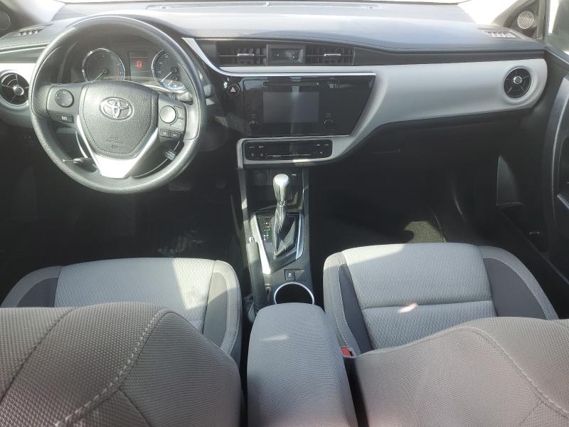 5YFBURHE5KP863564 - 2019 TOYOTA COROLLA L 银色 照片 8