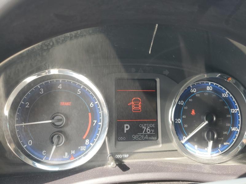 5YFBURHE5KP863564 - 2019 TOYOTA COROLLA L 银色 照片 9