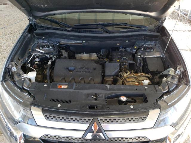 JA4AZ3A32KZ034650 - 2019 MITSUBISHI OUTLANDER SE Արծաթագույն լուսանկար 12