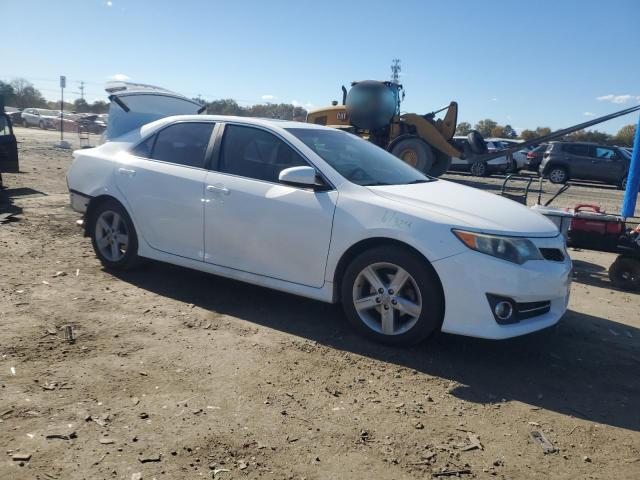 4T1BF1FK7CU121316 - 2012 TOYOTA CAMRY BASE WHITE photo 4