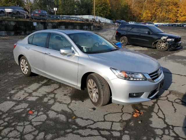 1HGCR3F97FA008210 - 2015 HONDA ACCORD TOURING SILVER photo 4