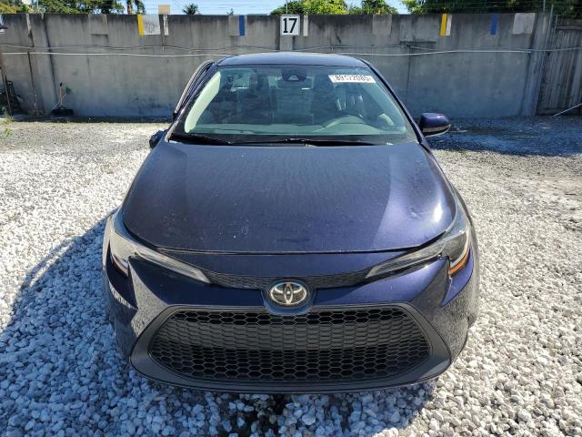 5YFEPMAE9MP265241 - 2021 TOYOTA COROLLA LE BLUE photo 5