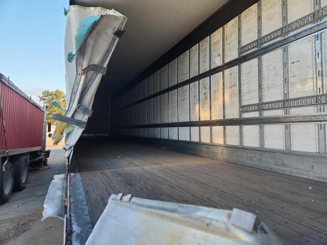 1UYVS2535GG530661 - 2016 UTILITY VS2DX WHITE photo 5