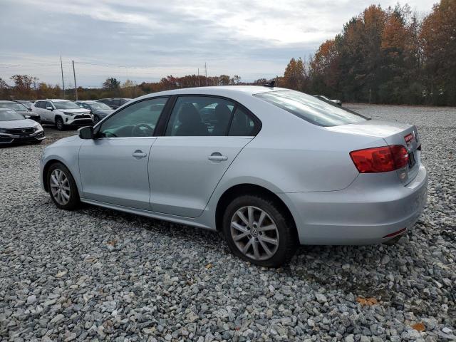 3VWDP7AJ2DM409470 - 2013 VOLKSWAGEN JETTA SE SILVER photo 2
