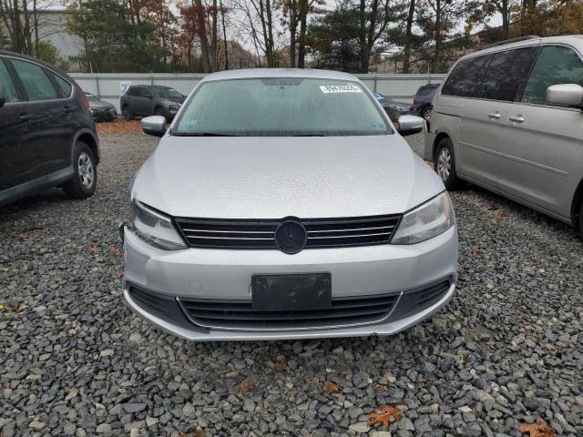 3VWDP7AJ2DM409470 - 2013 VOLKSWAGEN JETTA SE SILVER photo 5