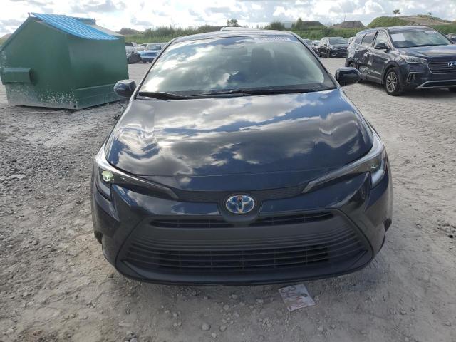 JTDBCMFE1R3060911 - 2024 TOYOTA COROLLA LE 黑色 照片 5