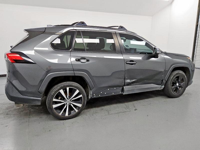 2T3W1RFV5MC089355 - 2021 TOYOTA RAV4 XLE GRAY photo 3