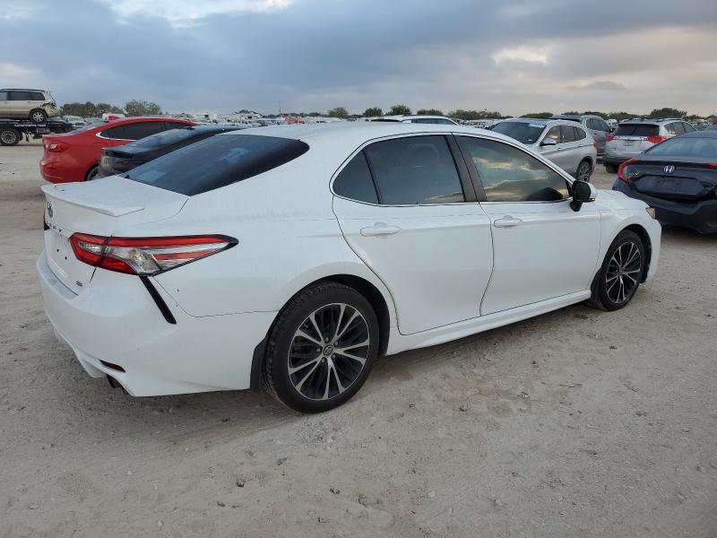 4T1B11HK6JU570186 - 2018 TOYOTA CAMRY L თეთრი ფოტო 3