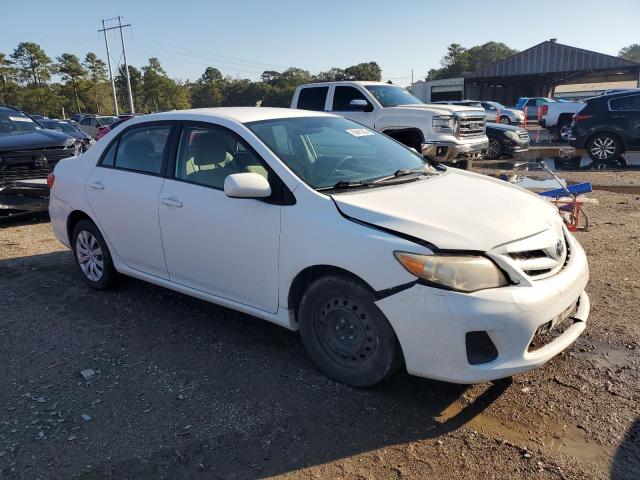 2T1BU4EE6CC823258 - 2012 TOYOTA COROLLA BASE WHITE photo 4