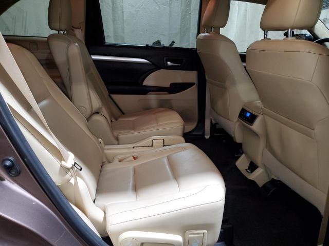 5TDKZRFHXJS272649 - 2018 TOYOTA HIGHLANDER SE 棕色 照片 11