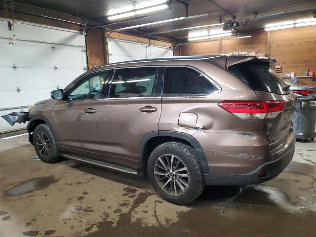 5TDKZRFHXJS272649 - 2018 TOYOTA HIGHLANDER SE 棕色 照片 2