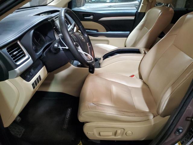 5TDKZRFHXJS272649 - 2018 TOYOTA HIGHLANDER SE 棕色 照片 7