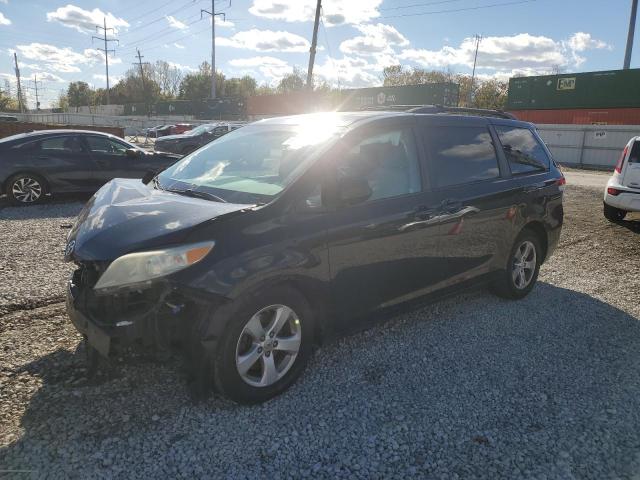 2013 TOYOTA SIENNA LE, 