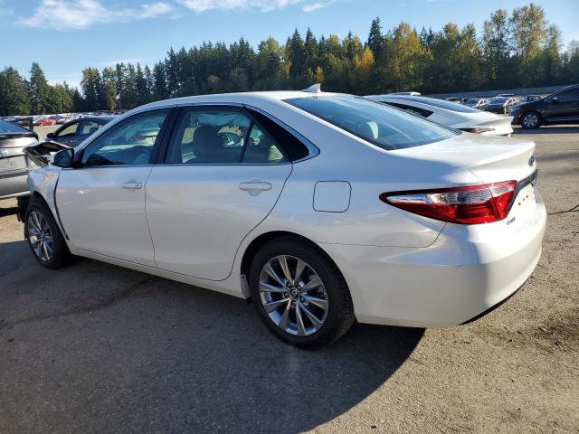 4T1BF1FK3HU752703 - 2017 TOYOTA CAMRY LE WHITE photo 2