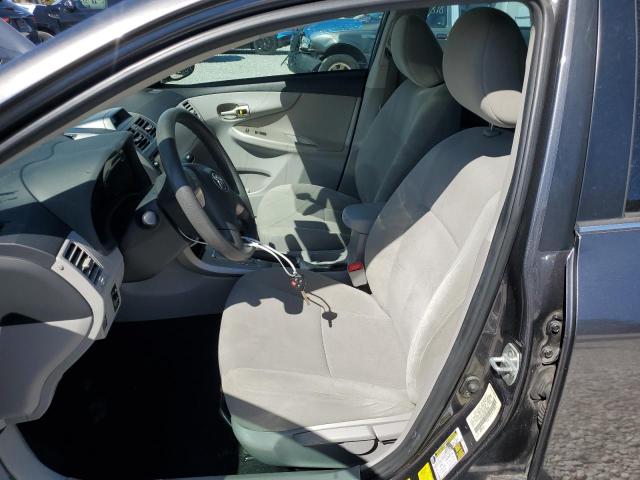 5YFBU4EE9DP199425 - 2013 TOYOTA COROLLA BASE Gris foto 7