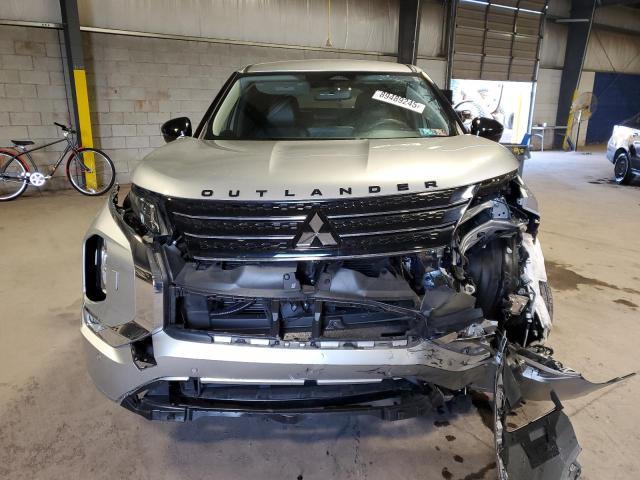 JA4J4UA83PZ017623 - 2023 MITSUBISHI OUTLANDER SE SILVER photo 5