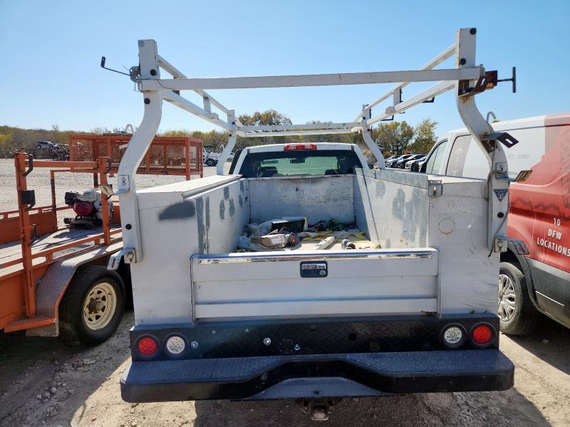 1GC1KUEG4JF270505 - 2018 CHEVROLET SILVERADO K2500 HEAVY DUTY WHITE photo 6