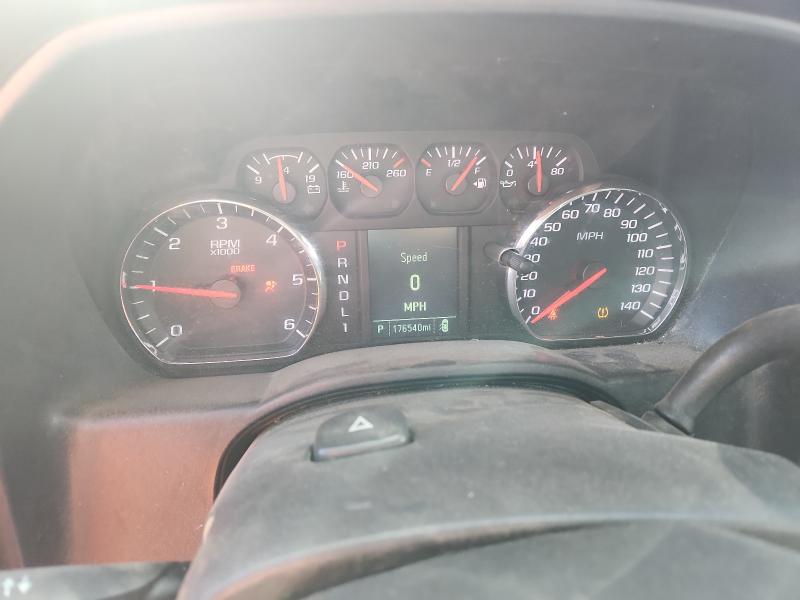 1GC1KUEG4JF270505 - 2018 CHEVROLET SILVERADO K2500 HEAVY DUTY WHITE photo 9