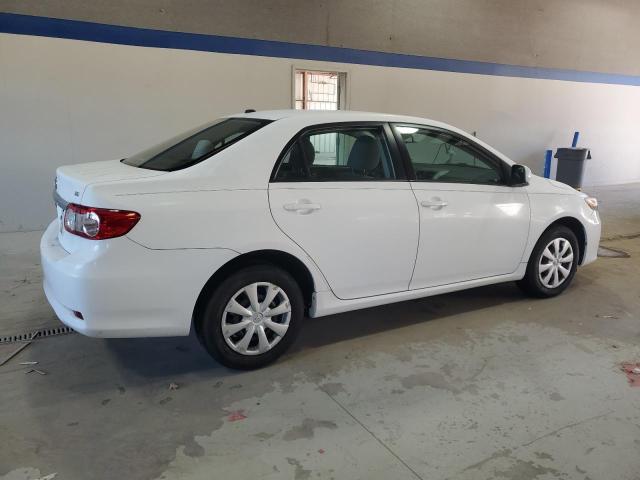 2T1BU4EE9BC706773 - 2011 TOYOTA COROLLA BASE Biały zdjęcie 3