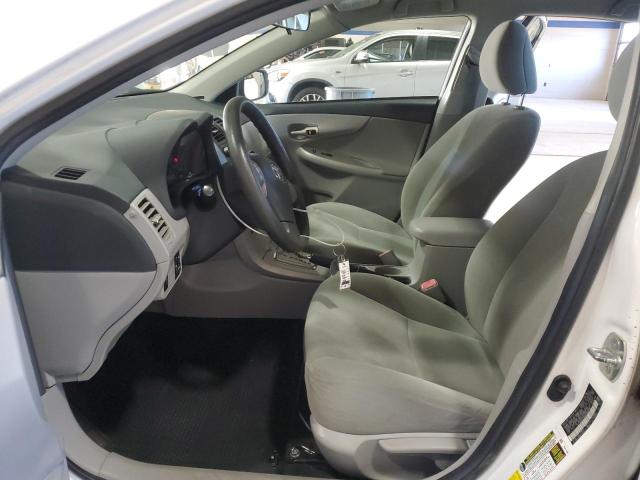 2T1BU4EE9BC706773 - 2011 TOYOTA COROLLA BASE Biały zdjęcie 7