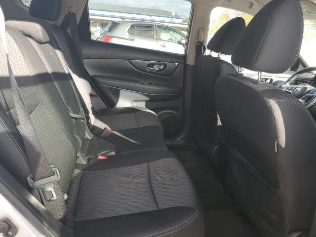 KNMAT2MT9JP565447 - 2018 NISSAN ROGUE S SILVER photo 11