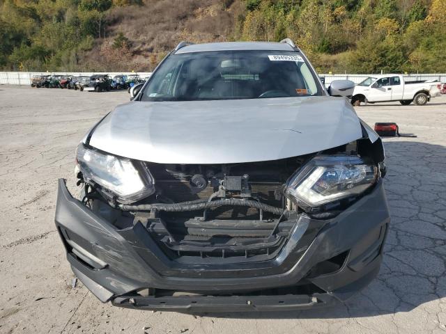 KNMAT2MT9JP565447 - 2018 NISSAN ROGUE S SILVER photo 5