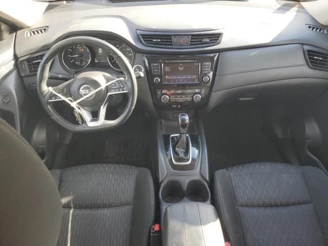 KNMAT2MT9JP565447 - 2018 NISSAN ROGUE S SILVER photo 8