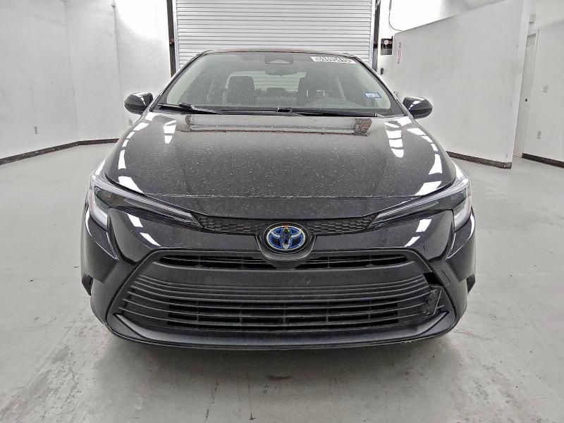 JTDBCMFE0P3018162 - 2023 TOYOTA COROLLA LE 黑色 照片 5