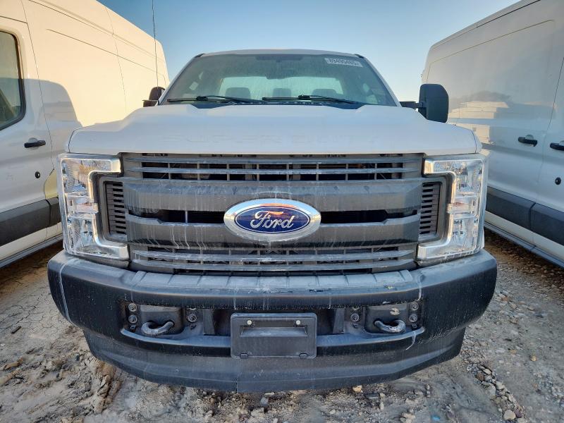 1FDBF2B69KED38034 - 2019 FORD F250 SUPER DUTY Weiß Foto 5